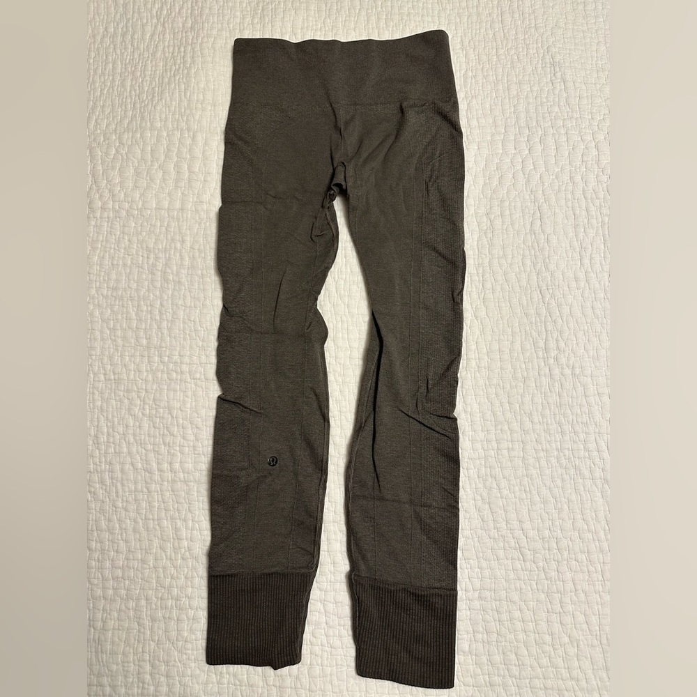 lululemon original Ebb to Street Pant Size 6